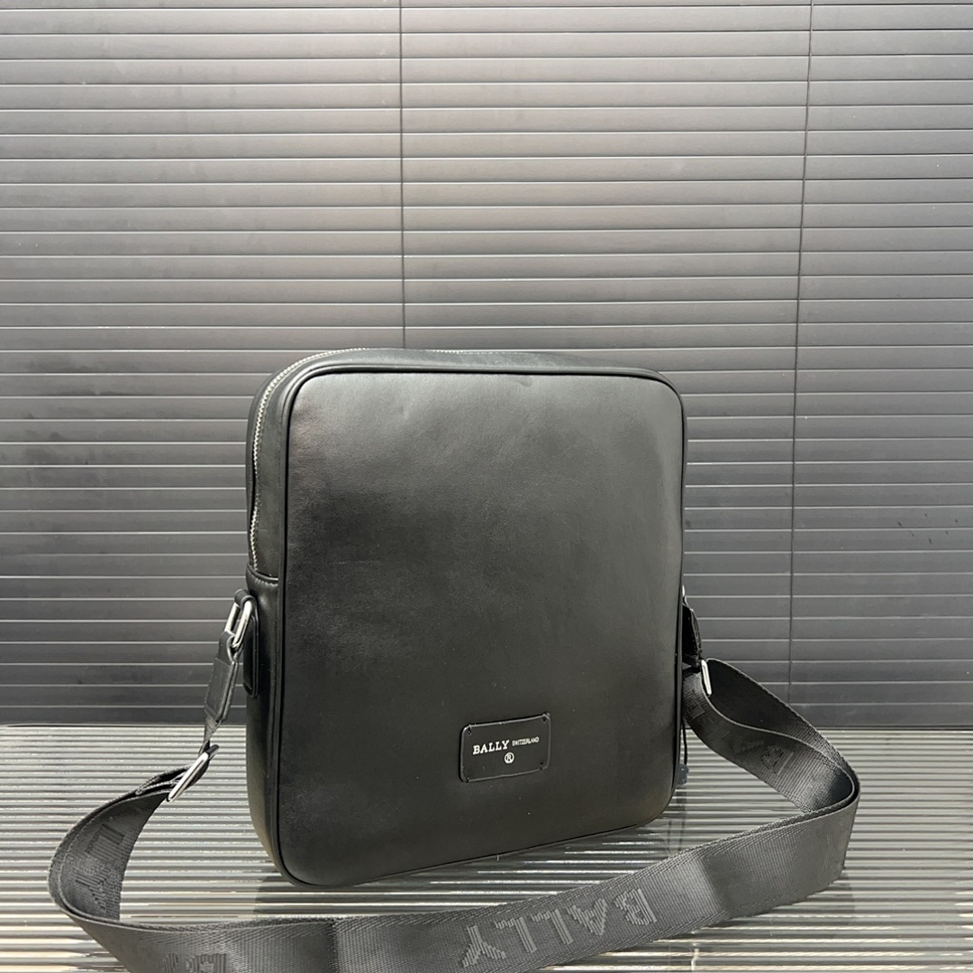 Bally Shoulder Bag view