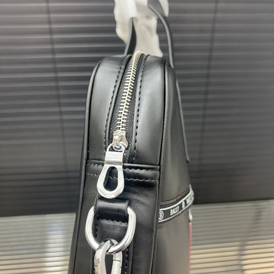 Bally Tote Shoulder Bag view