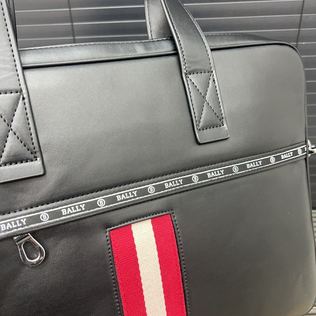 Bally Tote Shoulder Bag view