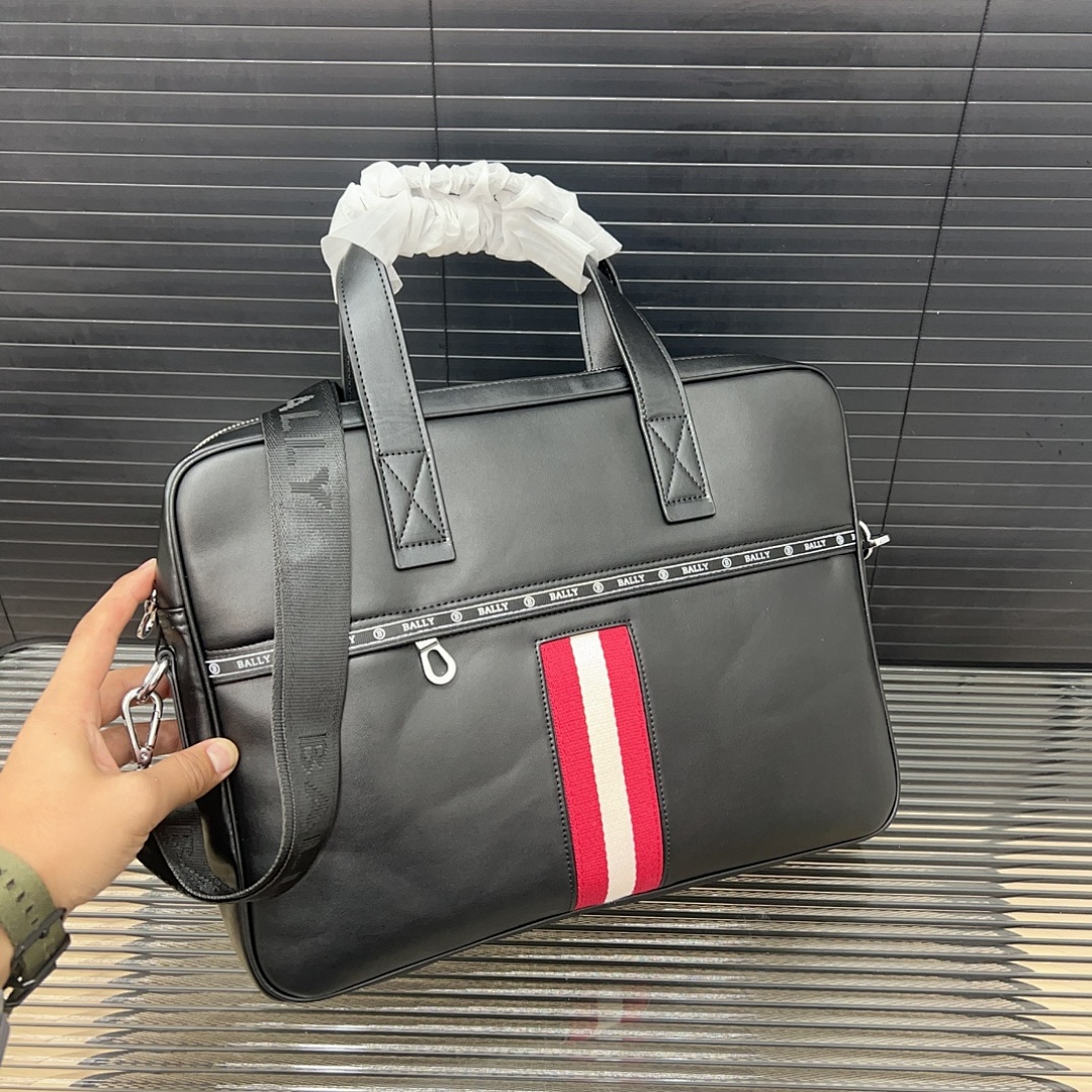 Bally Tote Shoulder Bag view