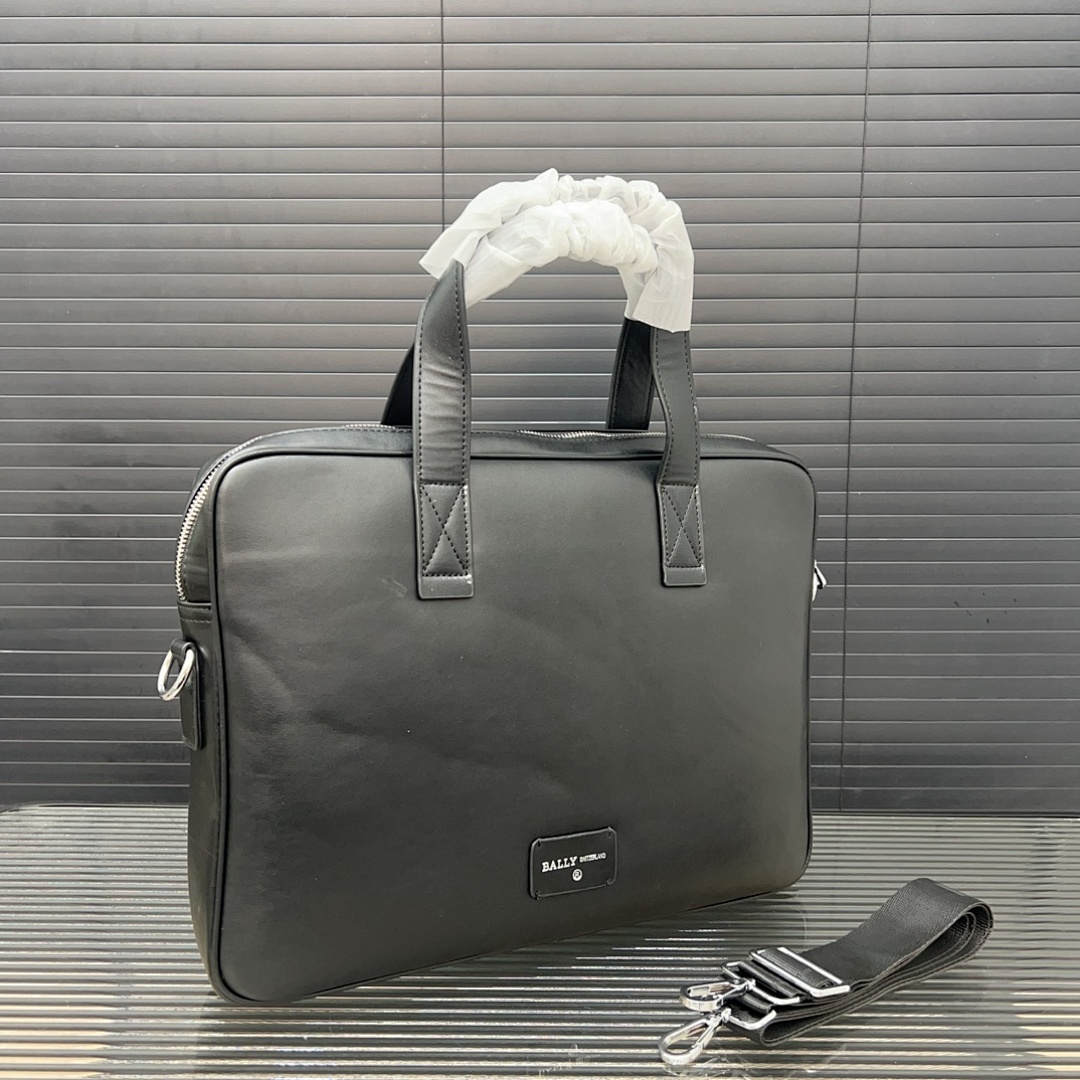 Bally Tote Shoulder Bag view