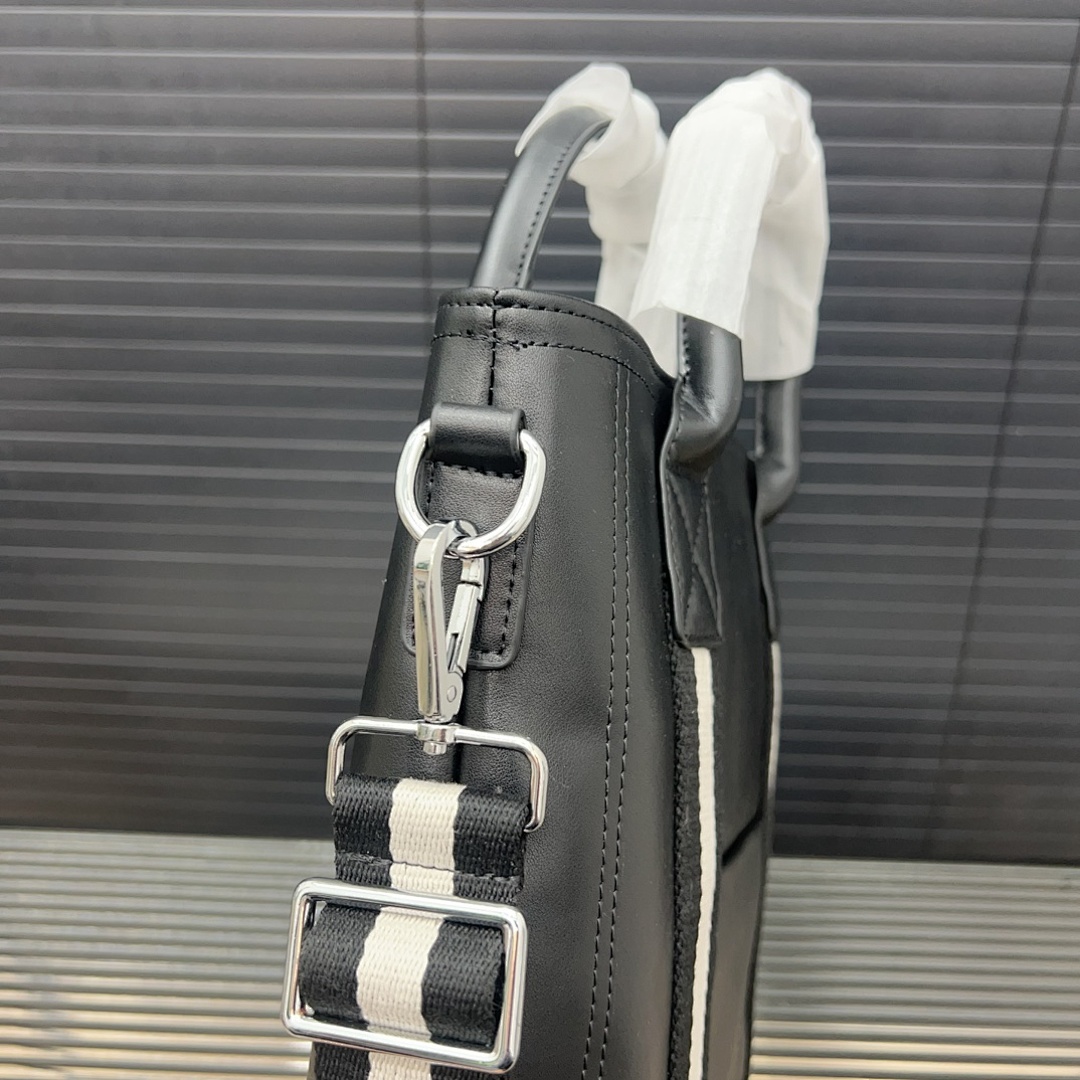 Bally Tote Shoulder Bag view