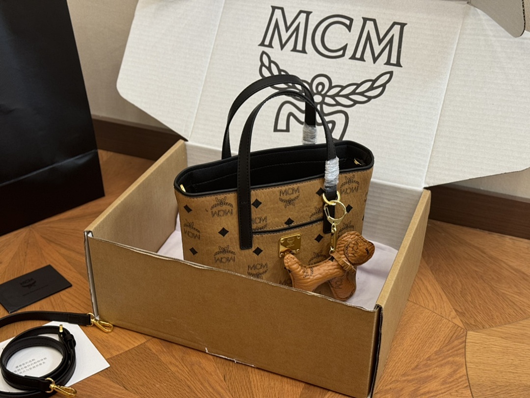 MCM Visetos Tote Bag view
