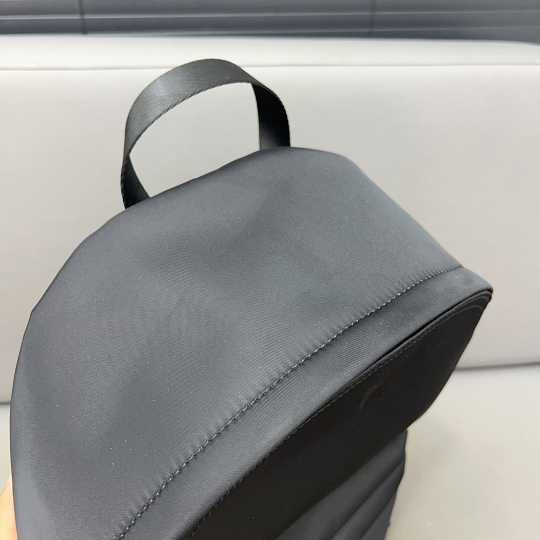 Versace Medusa Shoulder Bag view