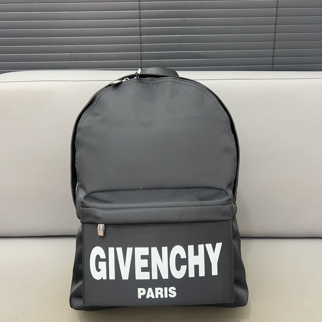 Givenchy Shoulder Bag view