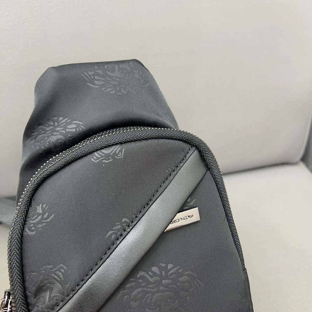 Versace Medusa Shoulder Bag view
