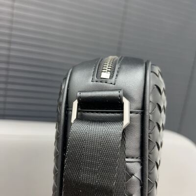 Bottega Veneta Intrecciato Clutch view 4