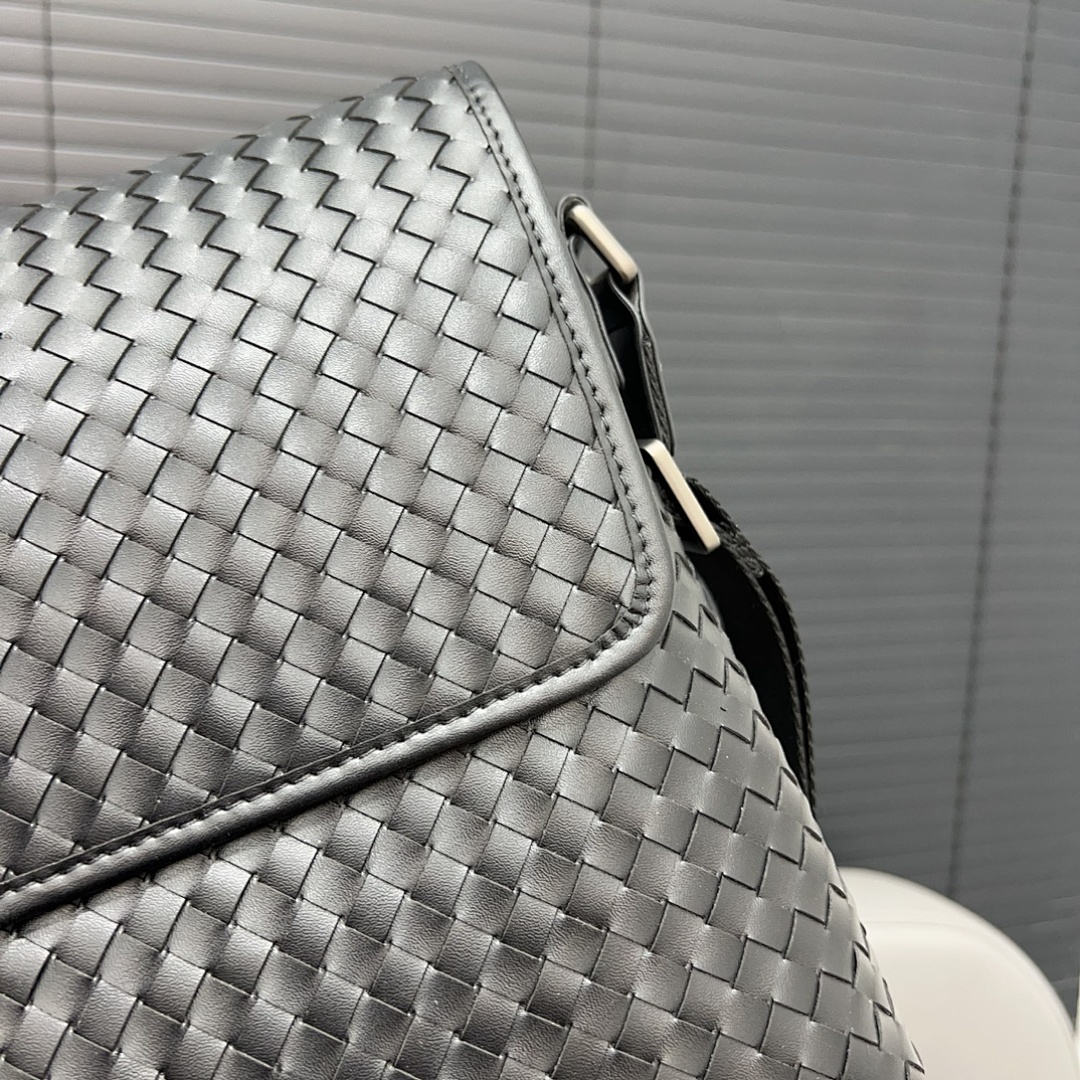 Bottega Veneta Intrecciato Shoulder Bag view
