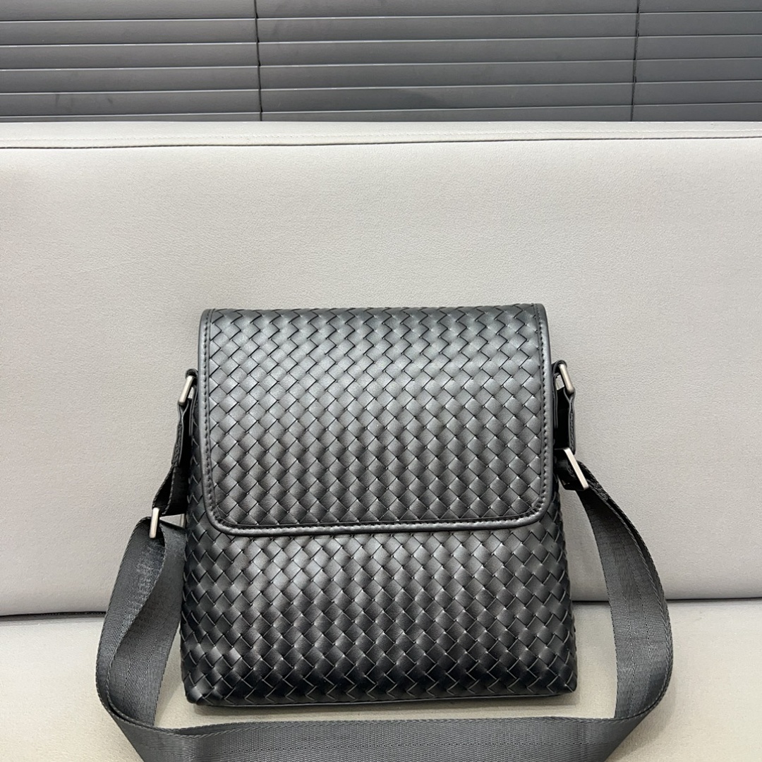 Bottega Veneta Intrecciato Shoulder Bag view