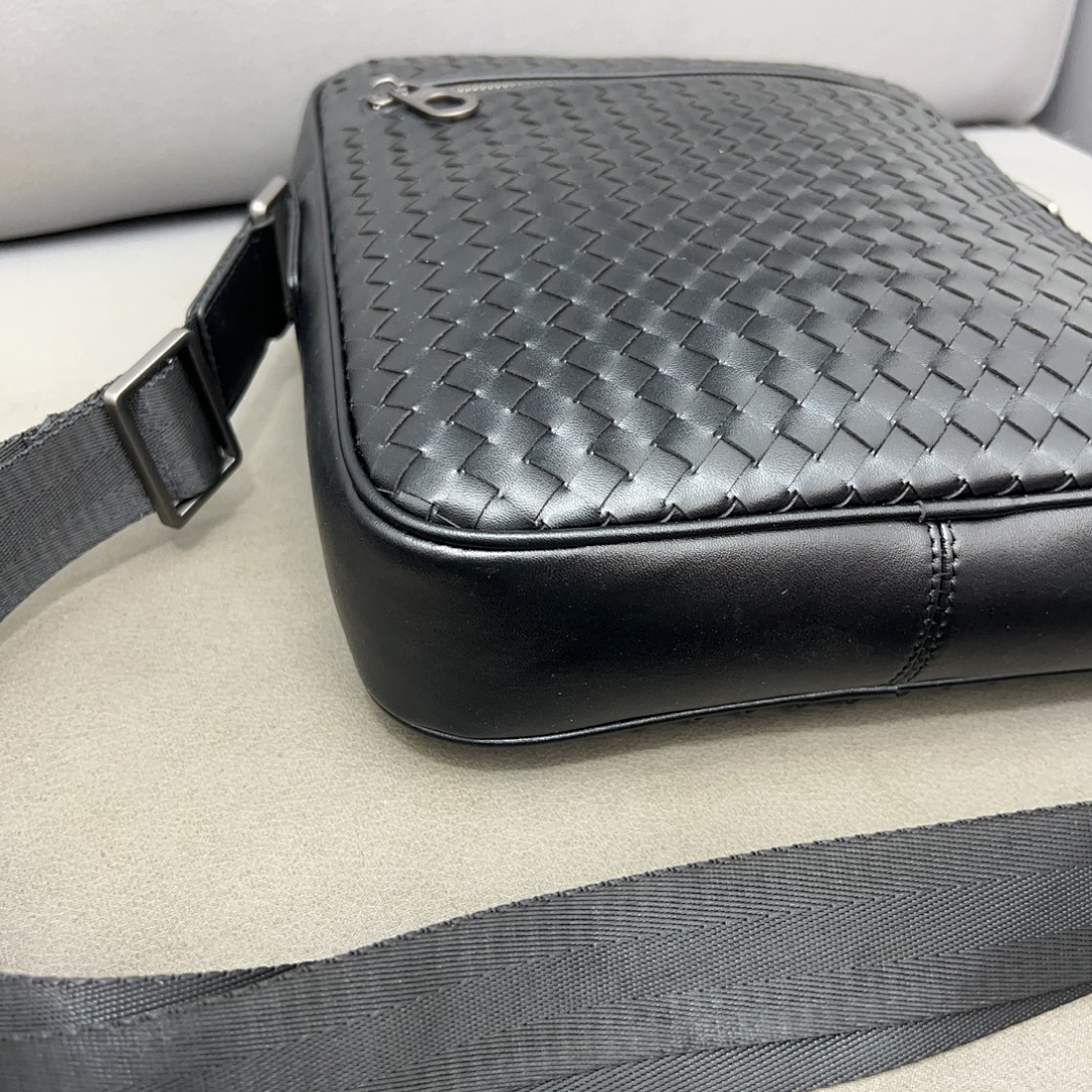 Bottega Veneta Intrecciato Crossbody Bag