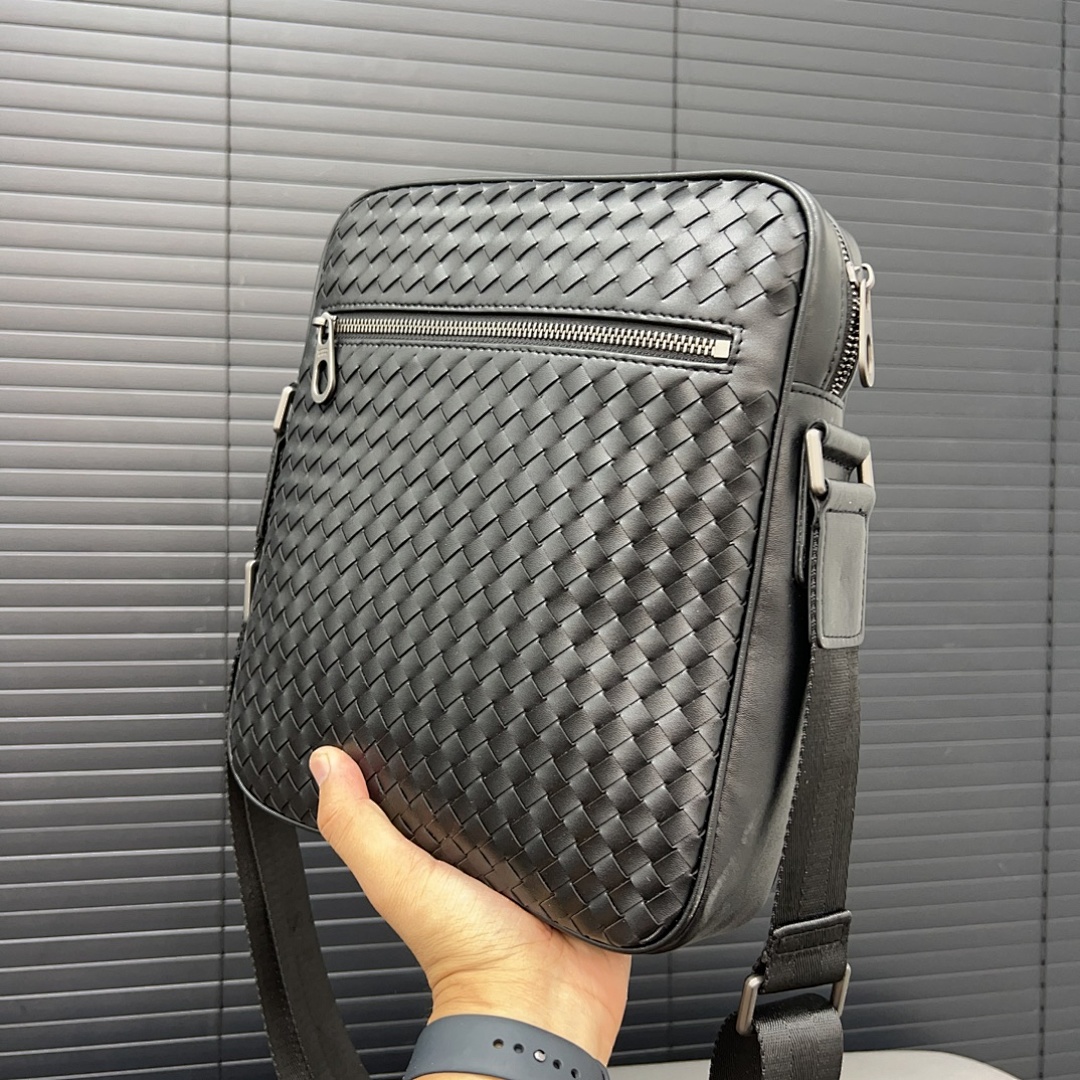 Bottega Veneta Intrecciato Crossbody Bag view