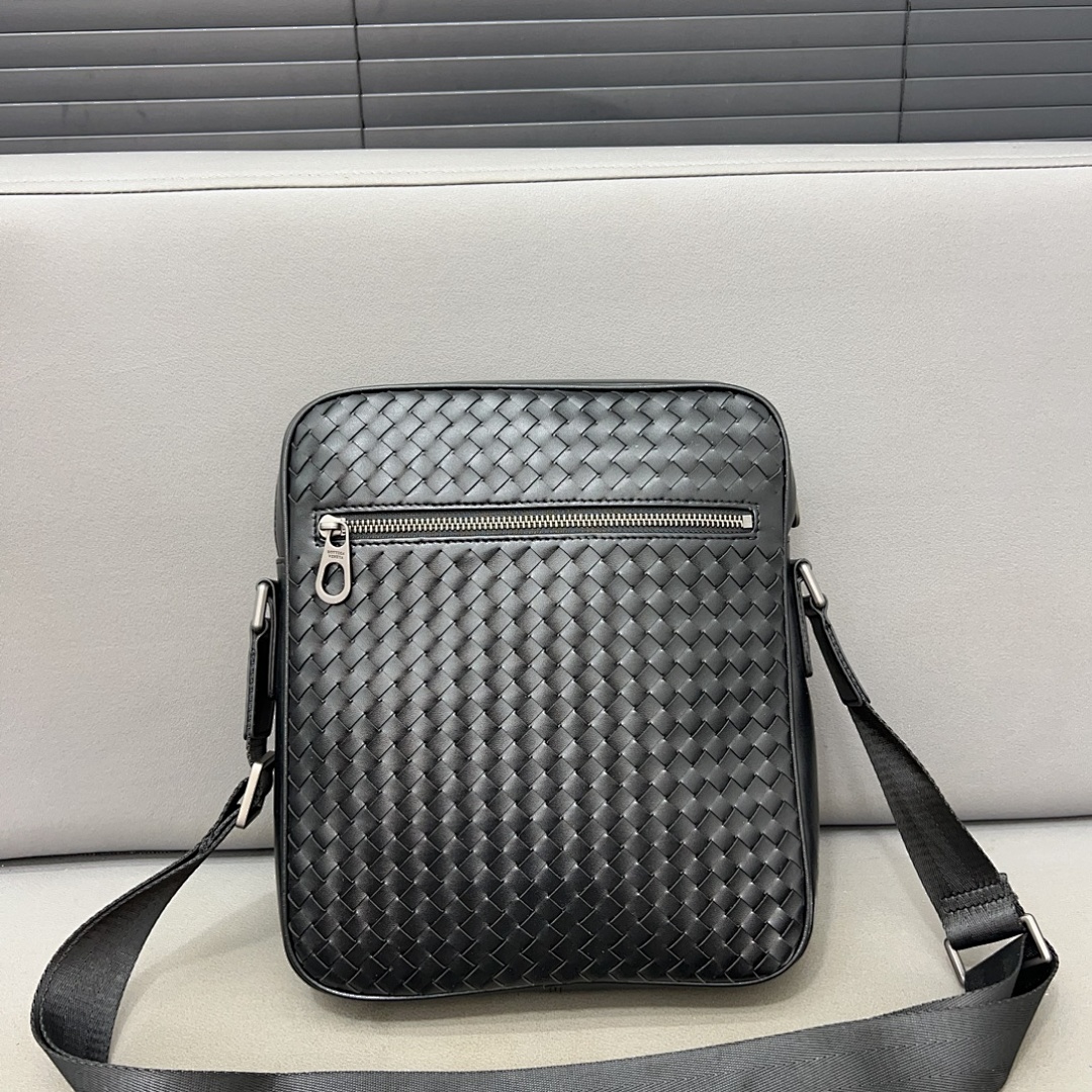 Bottega Veneta Intrecciato Crossbody Bag view