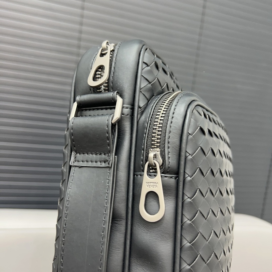 Bottega Veneta Intrecciato Camera Bag view