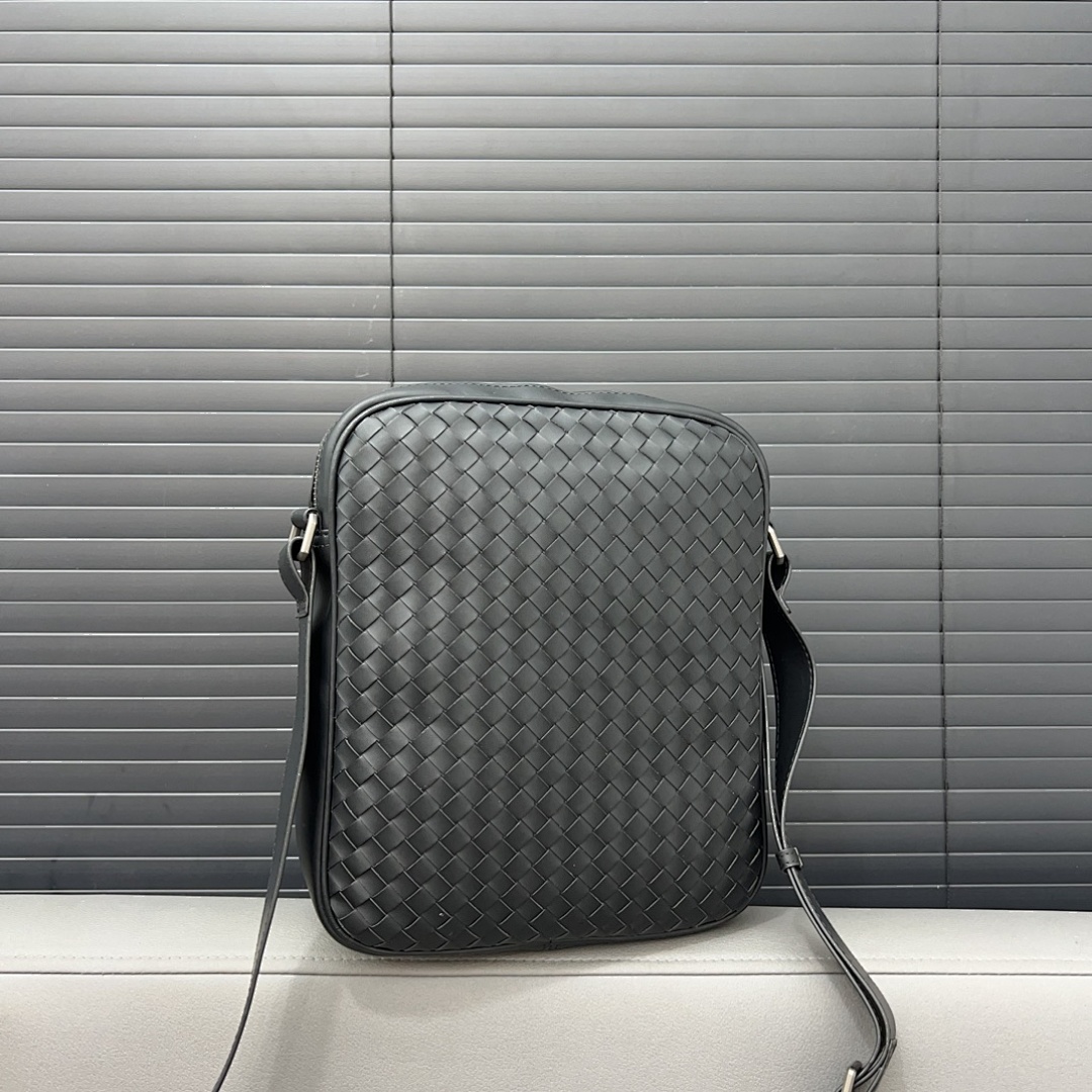 Bottega Veneta Intrecciato Camera Bag view