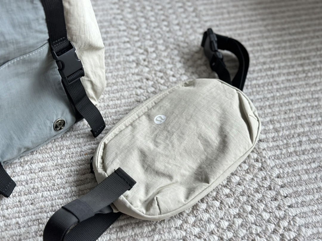 Lululemon Duffle Bag view