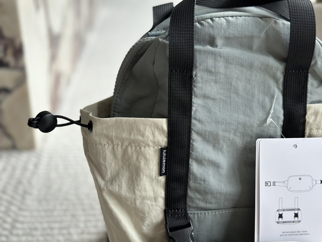 Lululemon Duffle Bag view