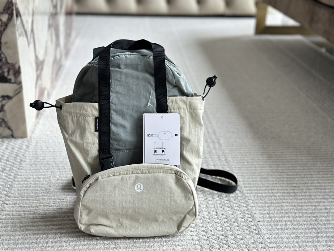 Lululemon Duffle Bag view