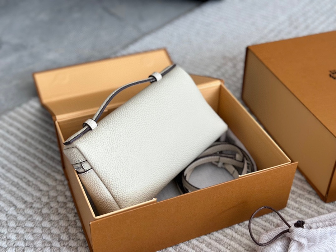 Hermes Evelyne view