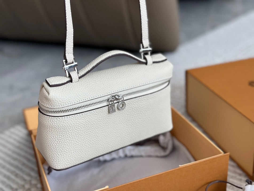 Hermes Evelyne view
