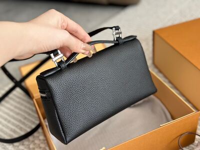 Louis Vuitton Coussin view 4