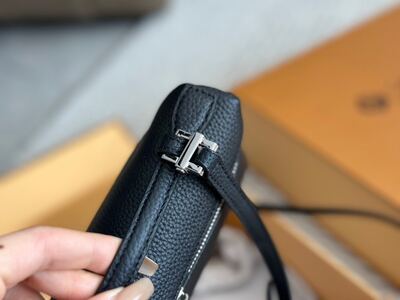 Louis Vuitton Coussin view 5