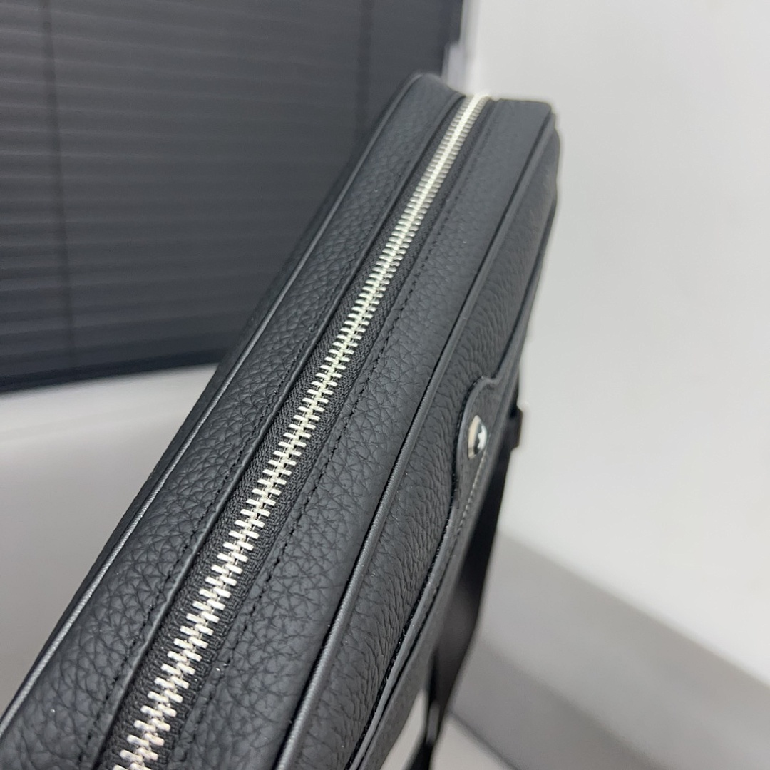 Montblanc Toiletry Bag view