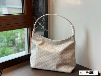 Goyard Saint Louis Tote view 3