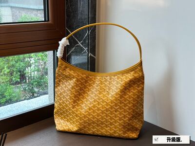 Goyard Saint Louis Tote view 4