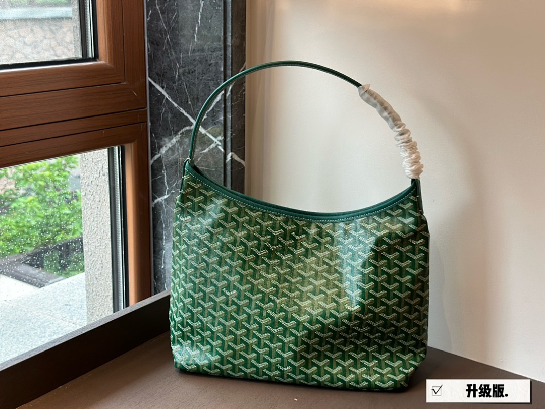 Goyard Saint Louis Tote view