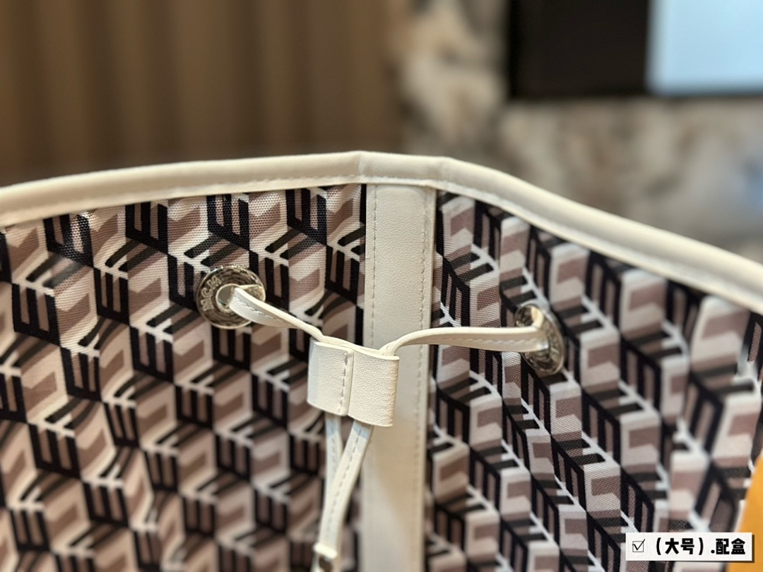 MCM Monogram Tote Bag view