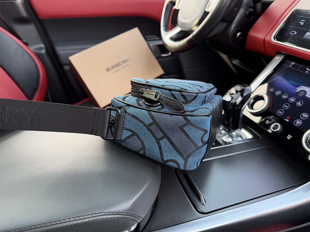 Burberry EE Crossbody Bag