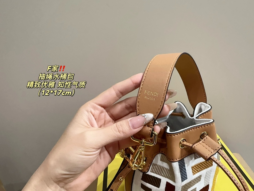 Fendi Peekaboo Handbag view