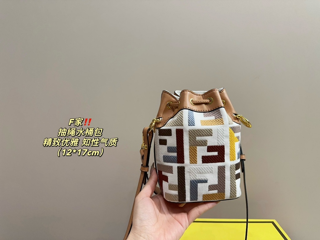 Fendi Peekaboo Handbag view