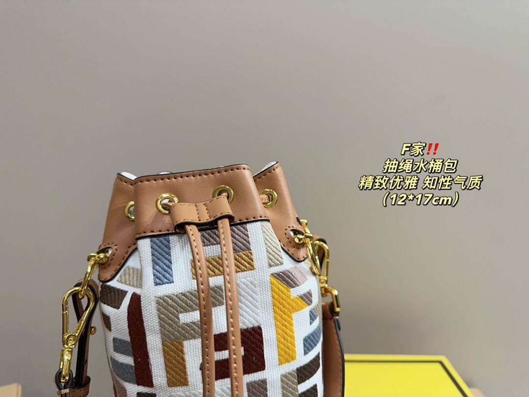 Fendi Peekaboo Handbag view