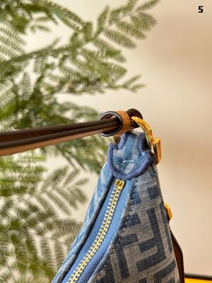 Louis Vuitton Speedy Tote view 5