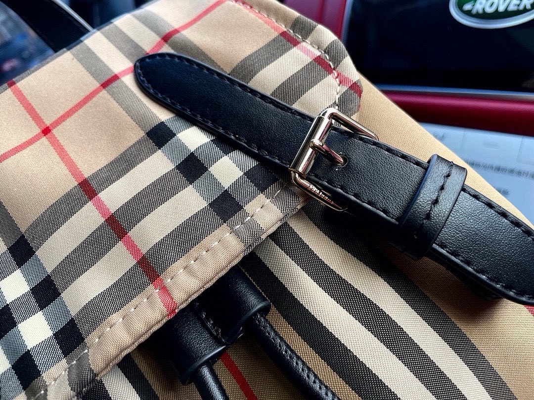 Burberry Lola Shoulder Bag view