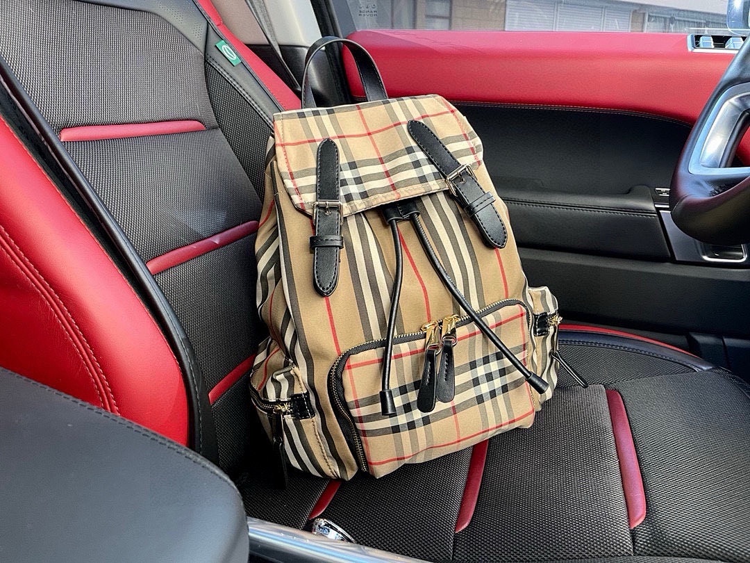Burberry Lola Shoulder Bag view