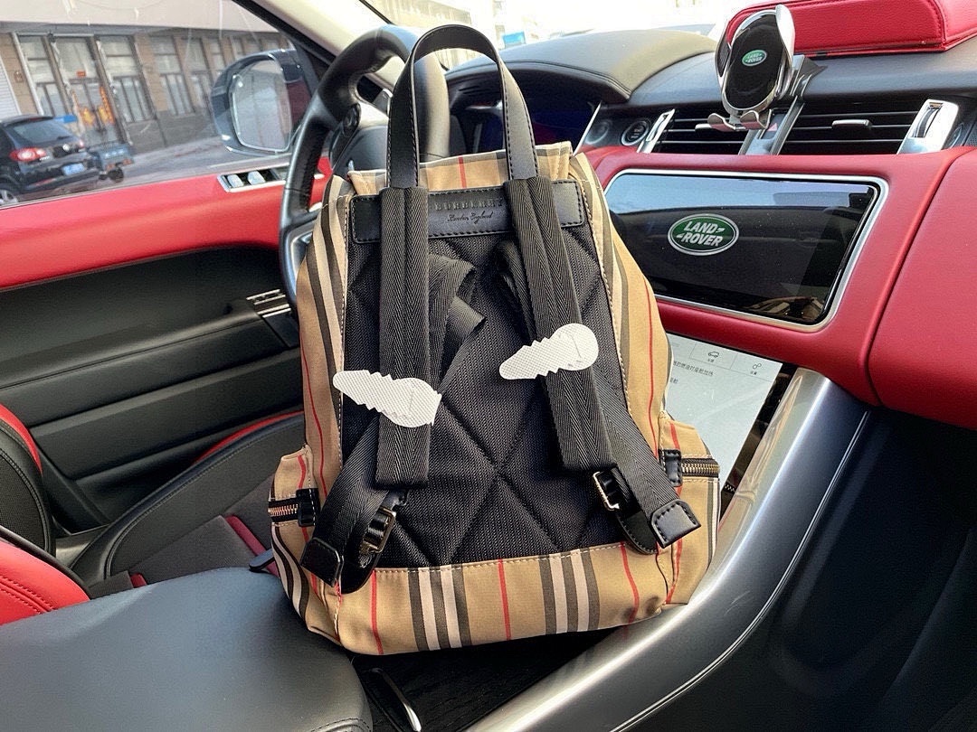 Burberry Lola Shoulder Bag view