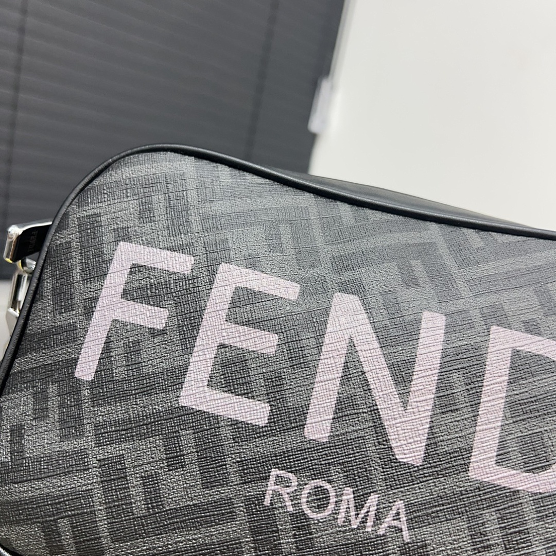 Fendi Peekaboo Shoulder Bag view