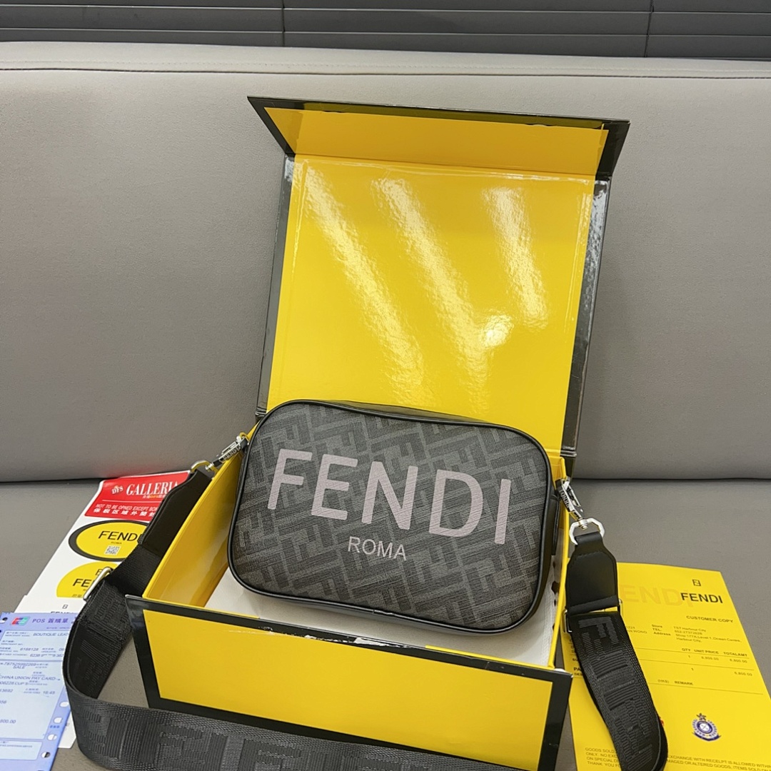 Fendi Peekaboo Shoulder Bag view