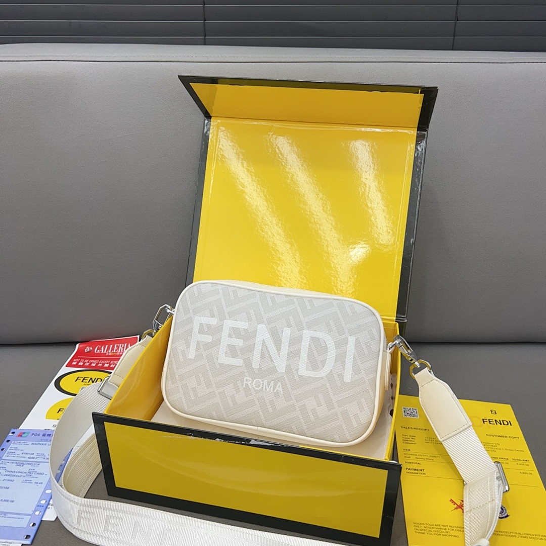 Fendi Peekaboo Shoulder Bag view