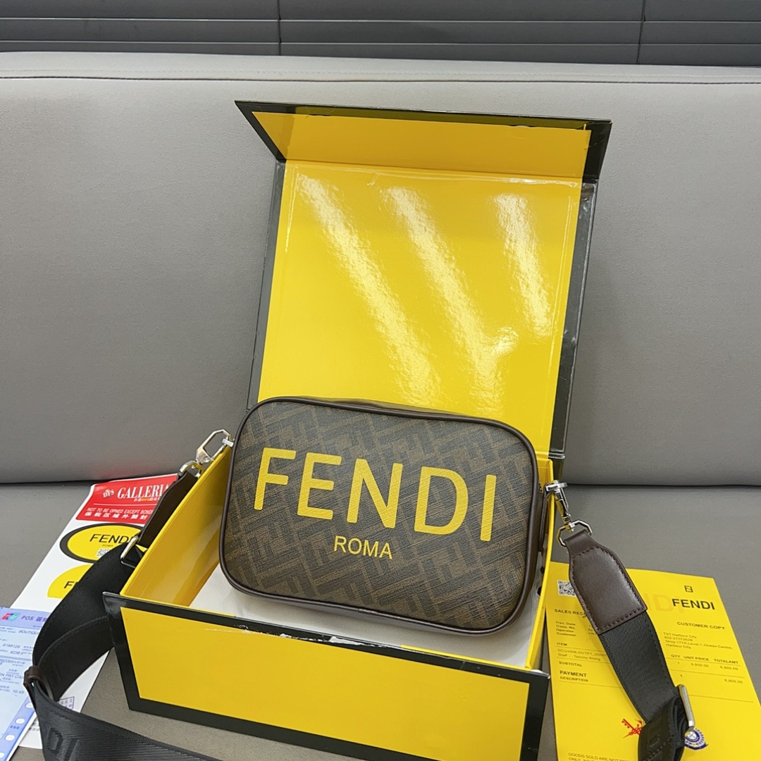 Fendi Peekaboo Shoulder Bag view