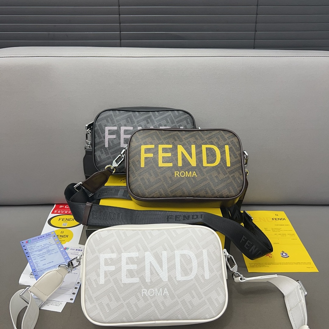 Fendi Peekaboo Shoulder Bag view