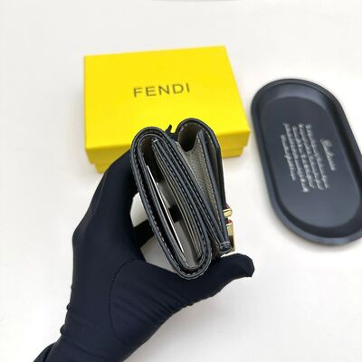 Fendi Wallet view 4