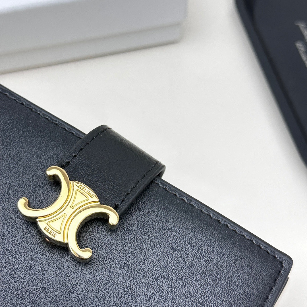 Celine Wallet view
