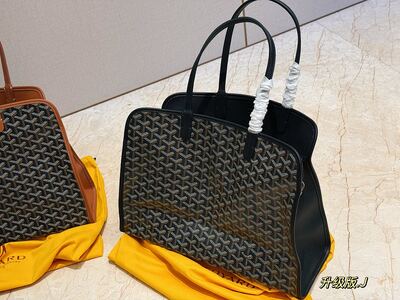 Goyard Saint Louis Tote view 7