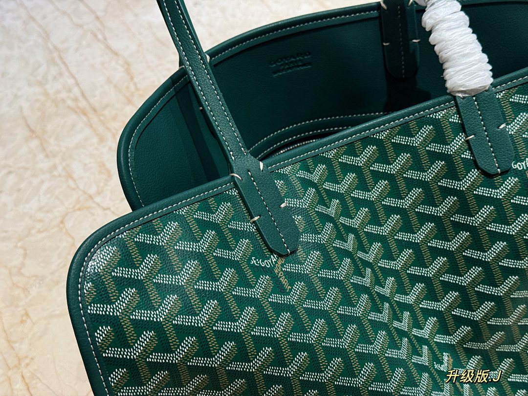 Goyard Tote Bag view