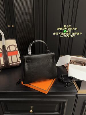 Hermes Kelly Bag view 16