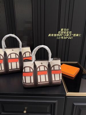 Hermes Kelly Bag view 8