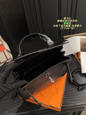 Hermes Kelly Bag view 10